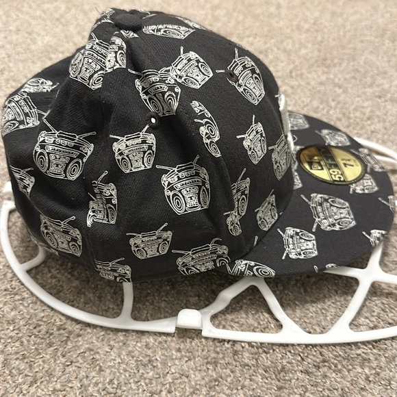 DC X New Era Travis Barker Remix Series Boombox Blink 182 Trucker Hat 7.25 7 1/4 - Picture 4 of 7